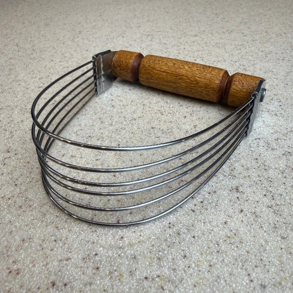 VTG Bonny Canada Pastry Blender Wood Handle 6 Wire Dough Cutter Rustic Kitchen